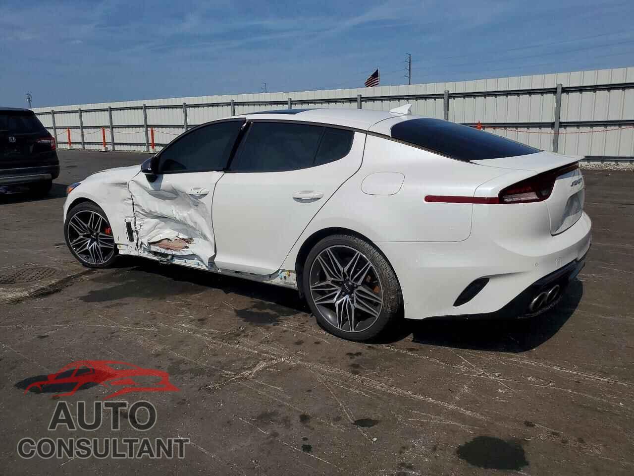 KIA STINGER 2022 - KNAE45LC2N6119408