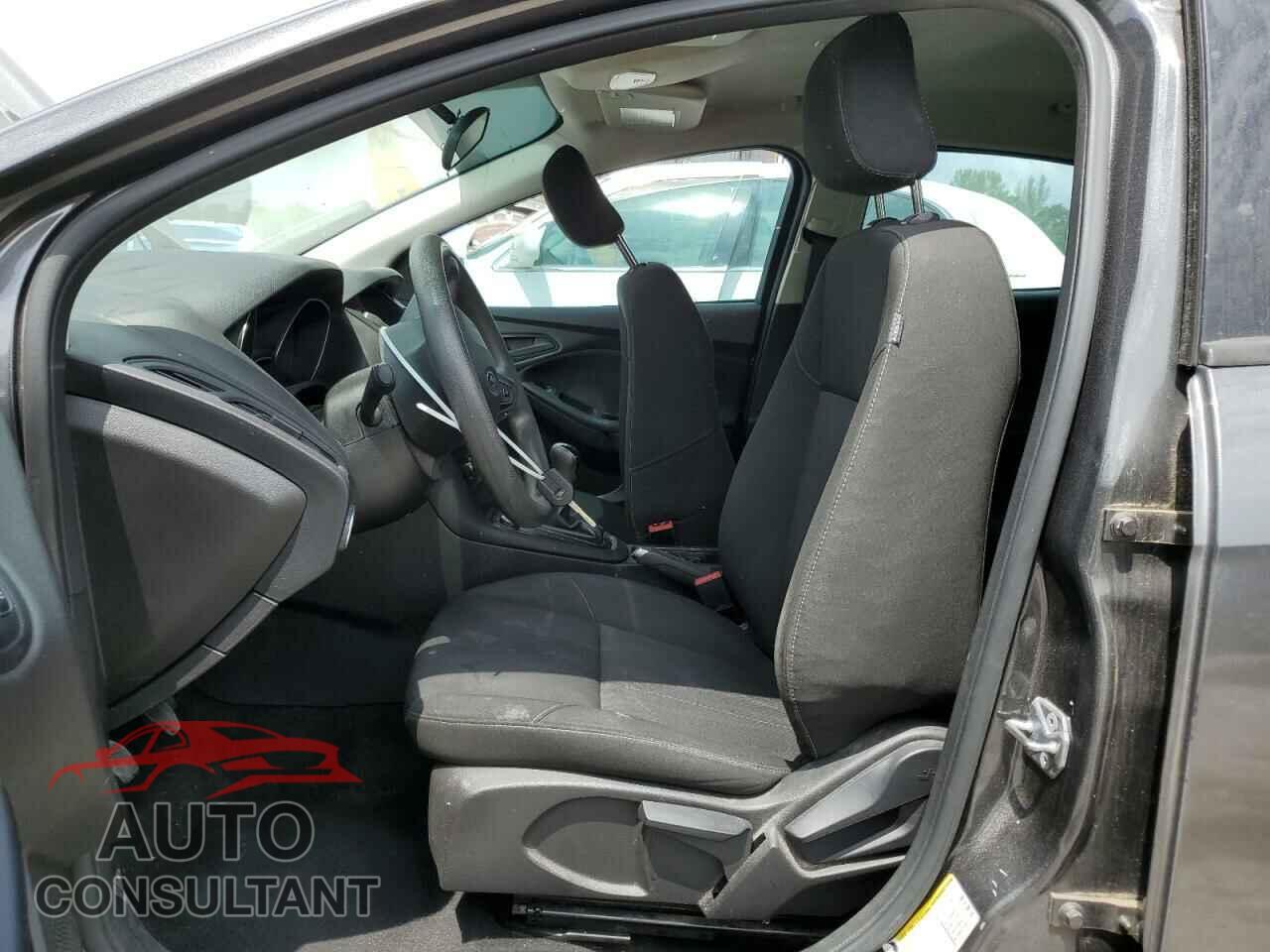 FORD FOCUS 2015 - 1FADP3E24FL353931