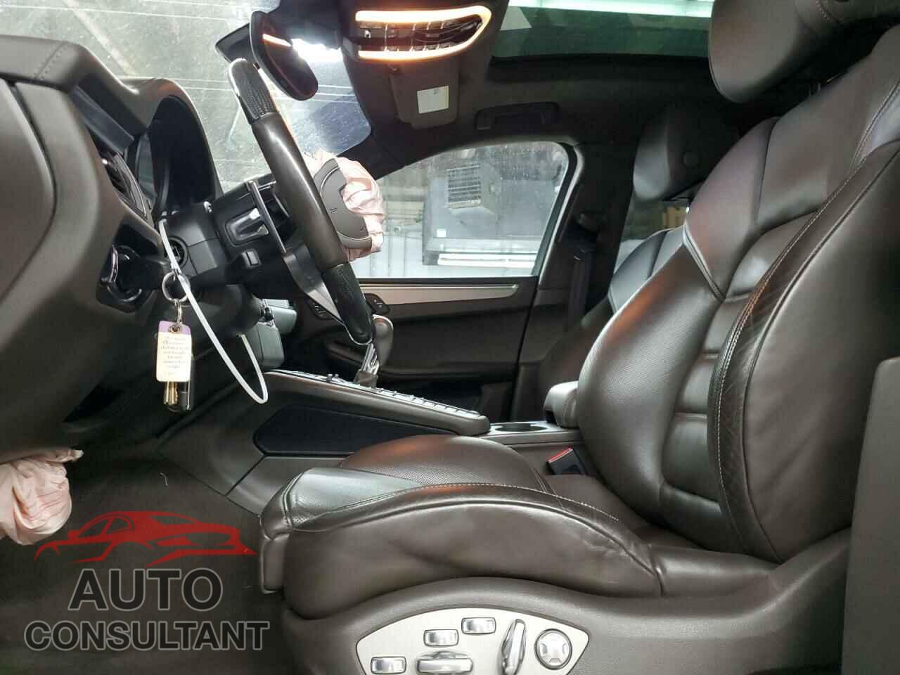 PORSCHE MACAN 2015 - WP1AF2A58FLB90256