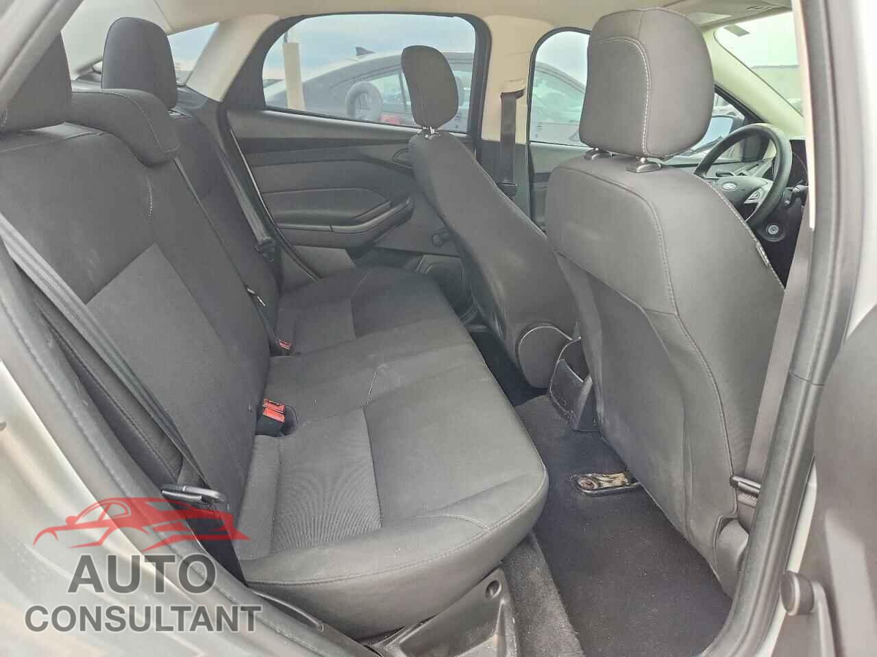 FORD FOCUS 2017 - 1FADP3E24HL322326