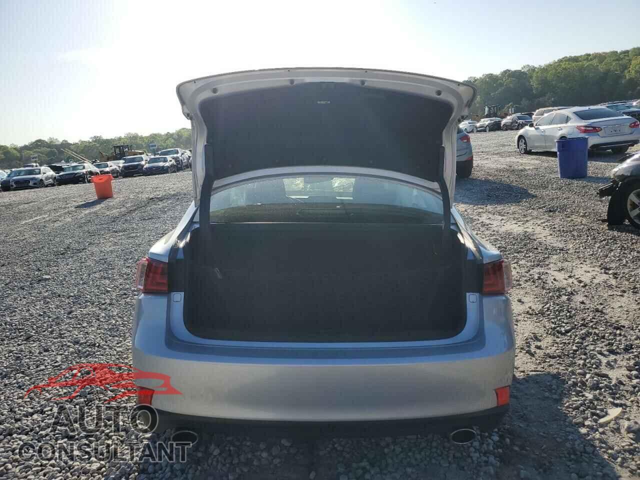 LEXUS IS 2014 - JTHBE1D21E5003719