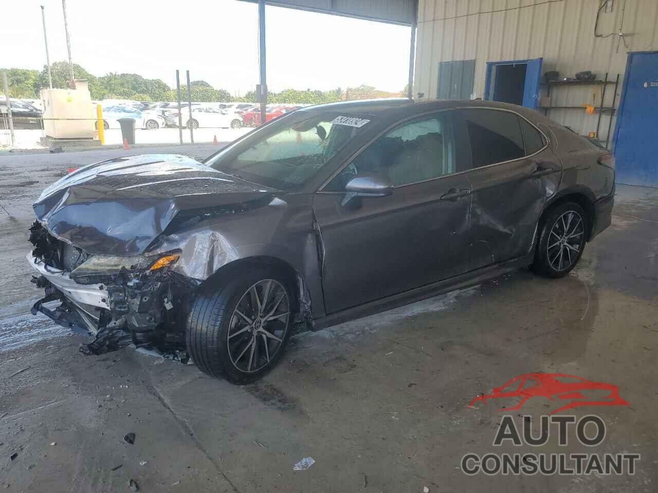 TOYOTA CAMRY 2021 - 4T1G11AK5MU605160