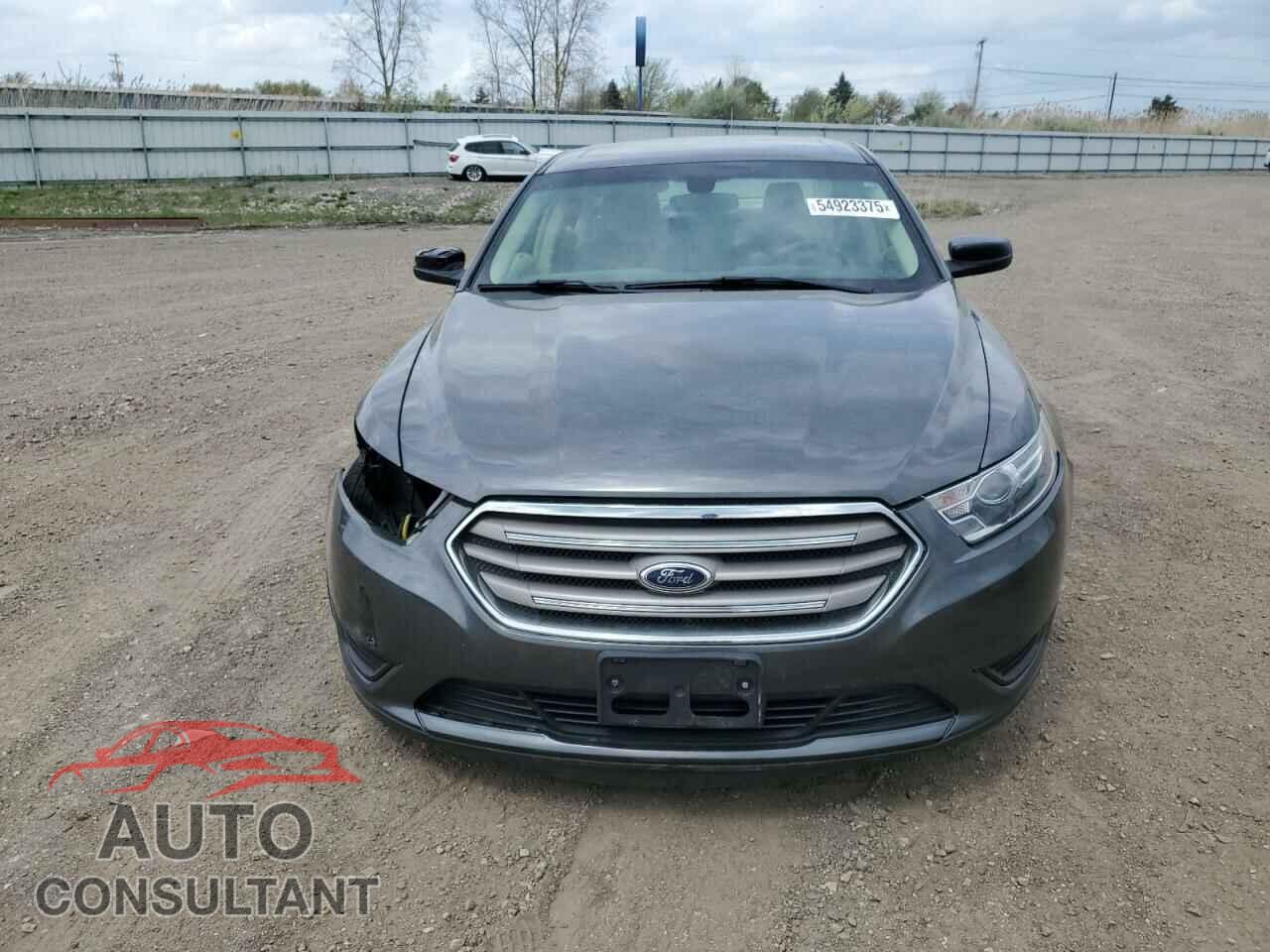FORD TAURUS 2015 - 1FAHP2D82FG202564