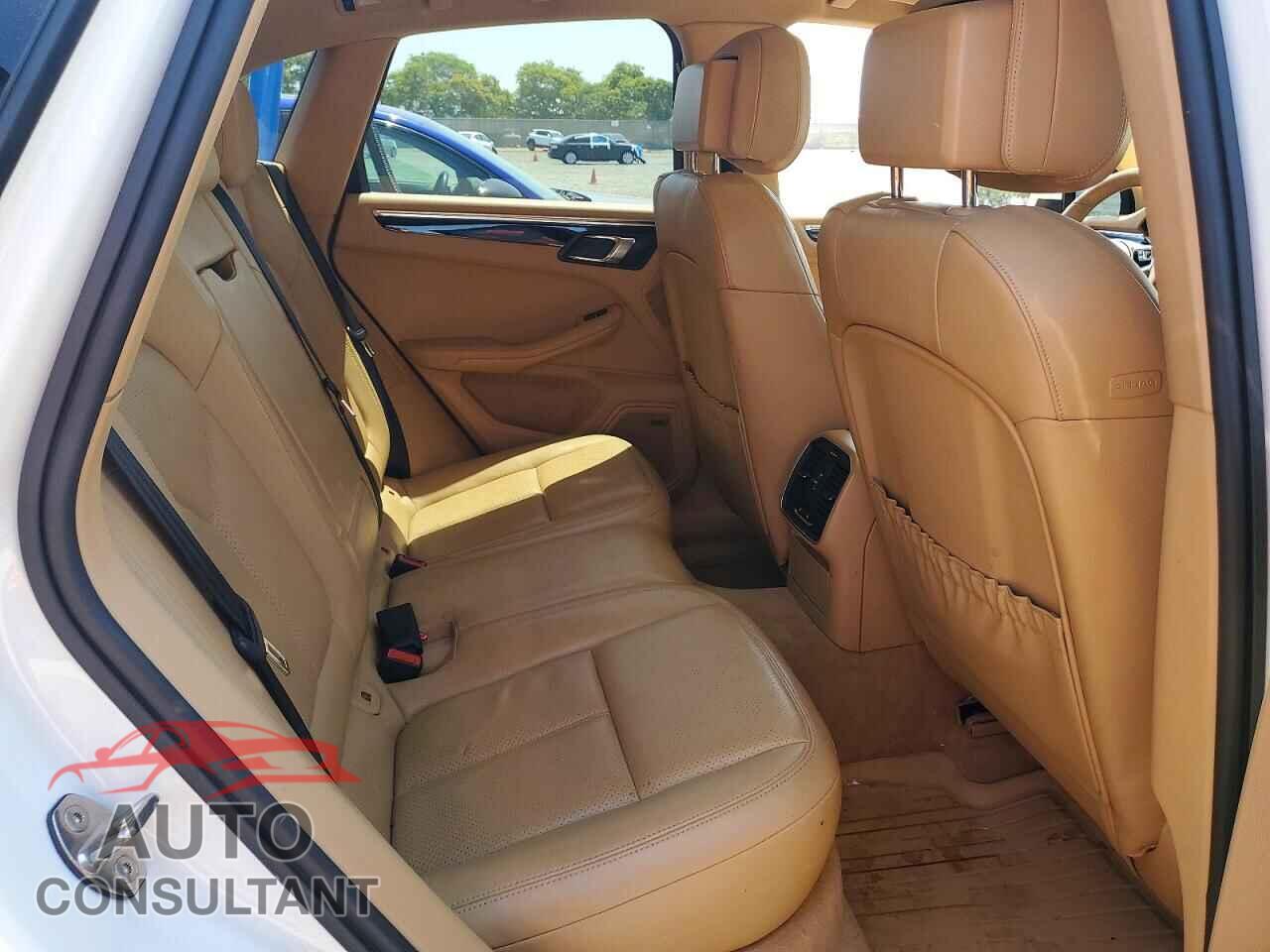 PORSCHE MACAN 2015 - WP1AB2A59FLB69640