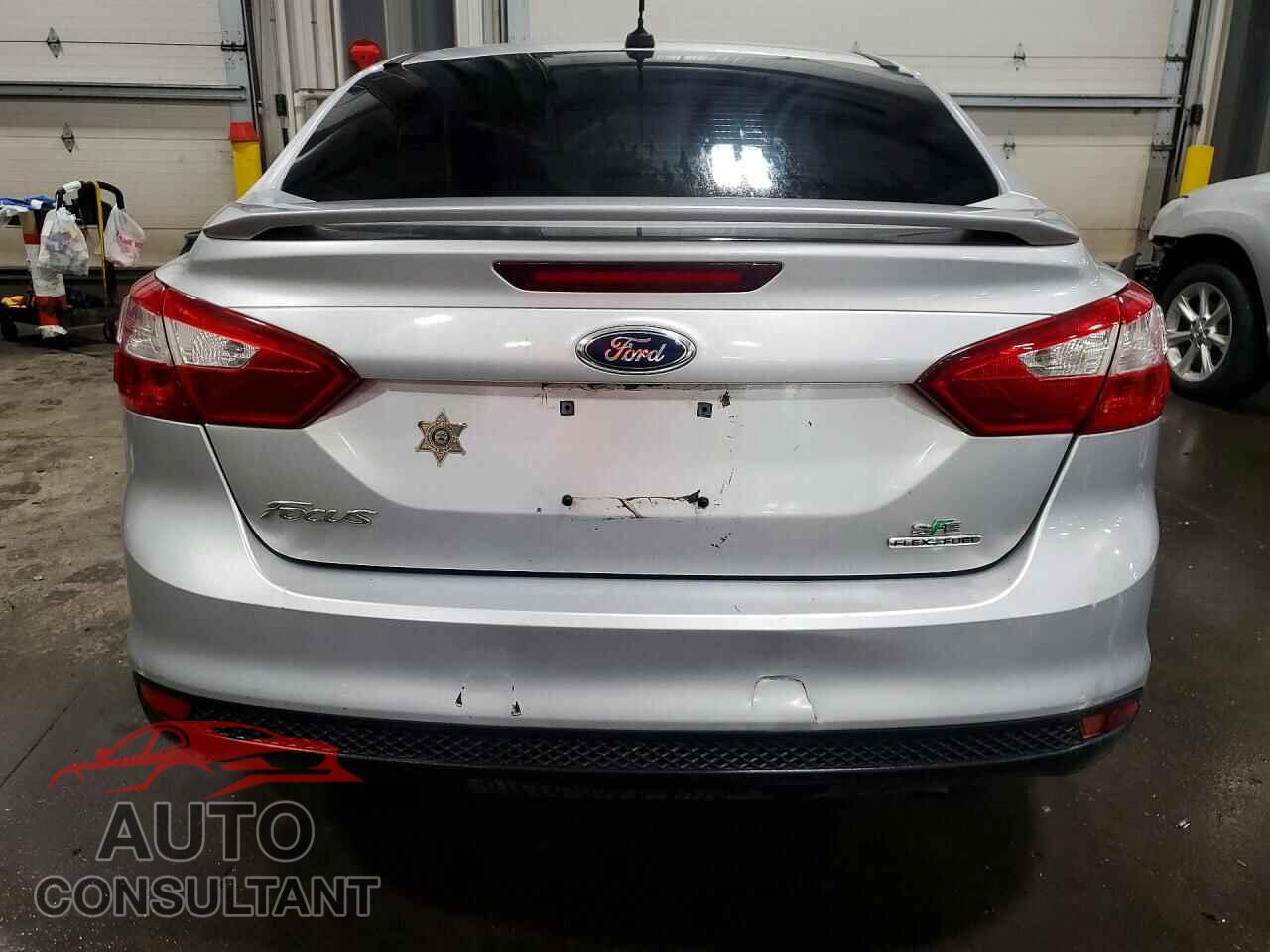 FORD FOCUS 2014 - 1FADP3F26EL393926