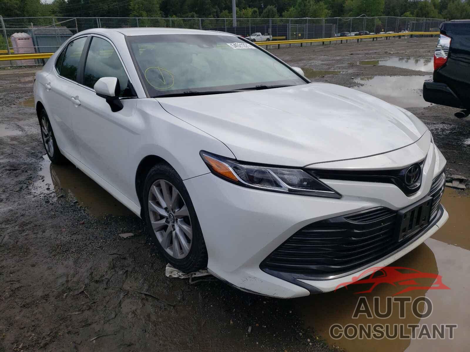 TOYOTA CAMRY 2018 - 4T1B11HK0JU513661