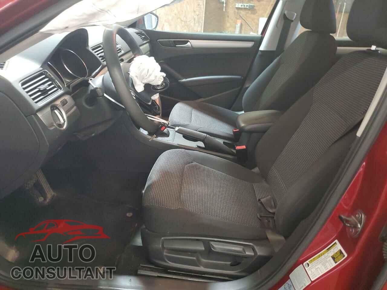VOLKSWAGEN PASSAT 2017 - 1VWAT7A38HC011767