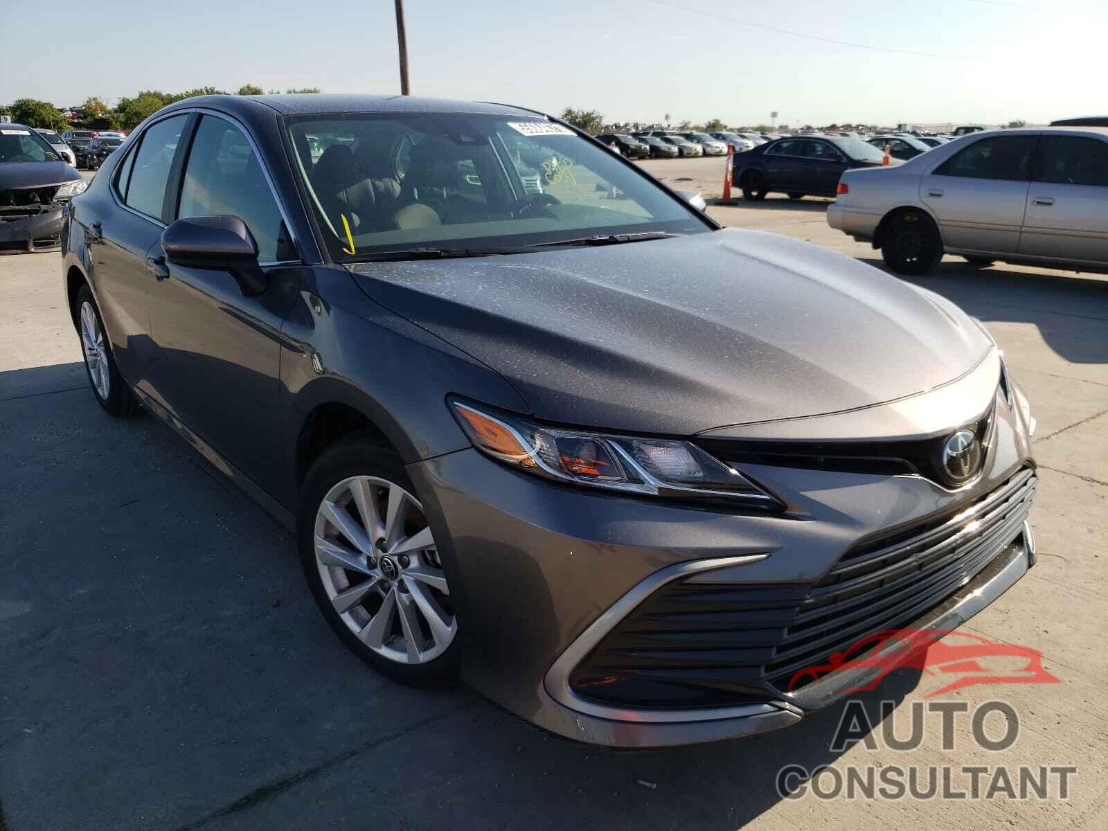TOYOTA CAMRY 2021 - 4T1C11AK8MU576168