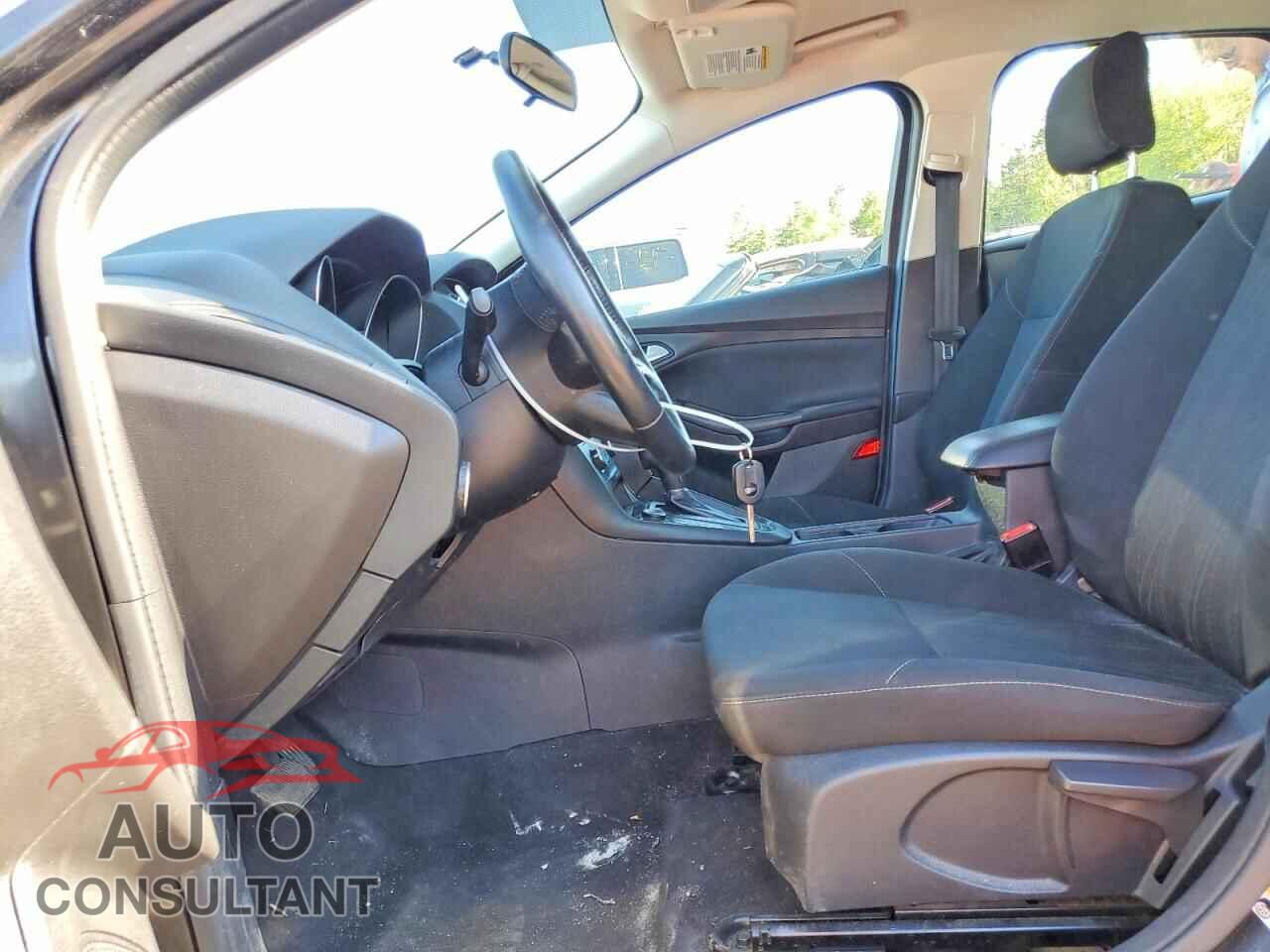 FORD FOCUS 2017 - 1FADP3K21HL280492