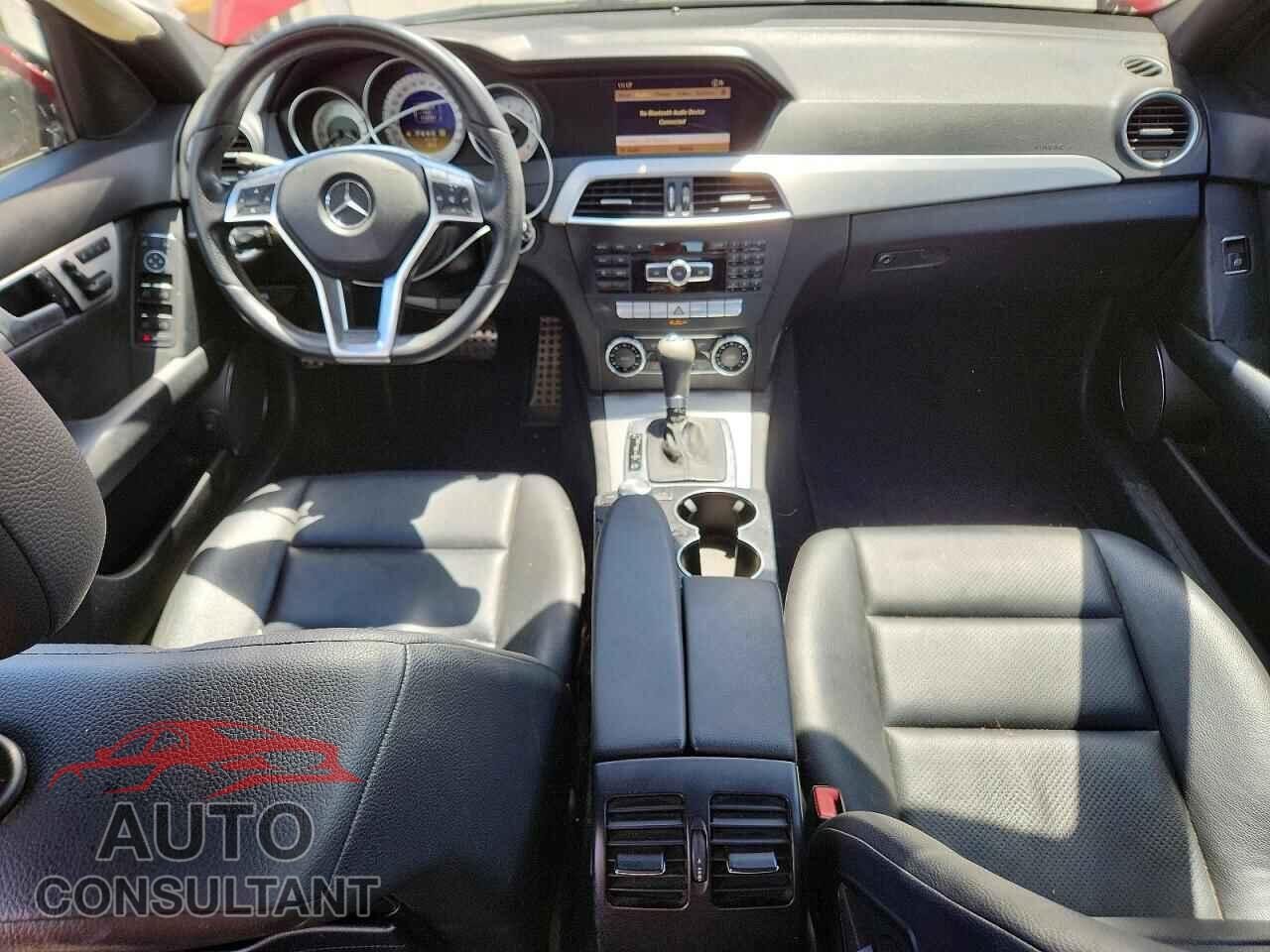 MERCEDES-BENZ C-CLASS 2012 - WDDGF4HB5CR236174