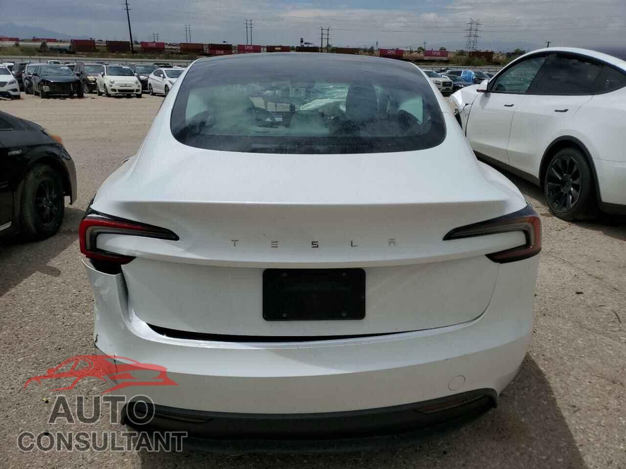 TESLA MODEL 3 2024 - 5YJ3E1EA9RF815933