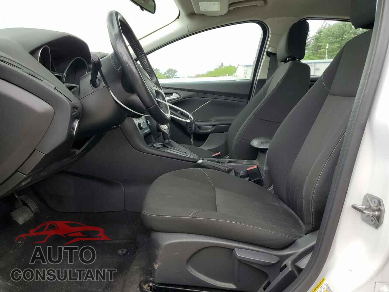 FORD FOCUS 2017 - 1FADP3F29HL274031