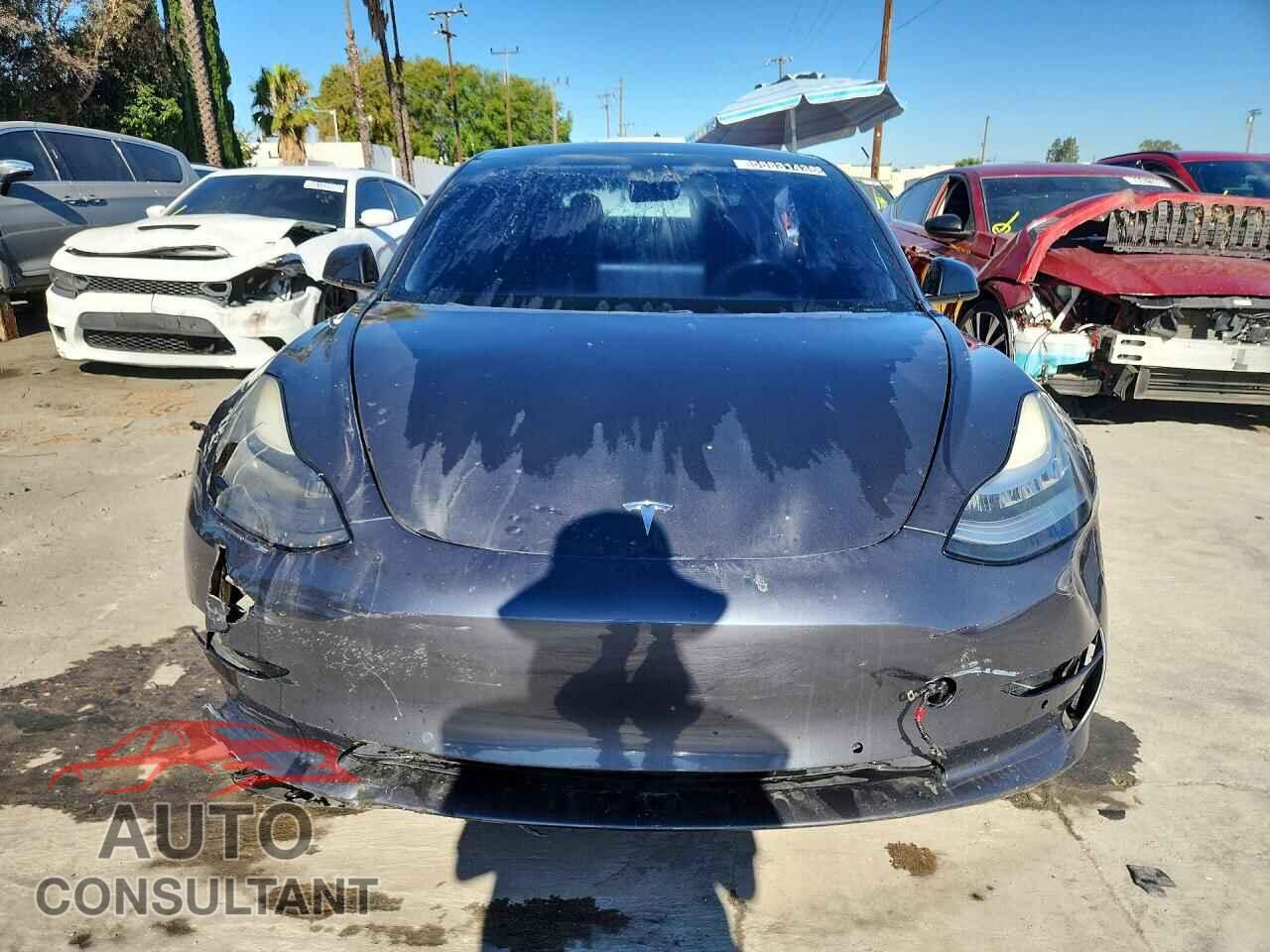 TESLA MODEL 3 2018 - 5YJ3E1EA5JF006840