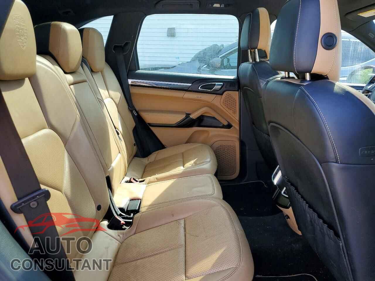 PORSCHE UNKNOWN 2014 - WP1AA2A27ELA94704