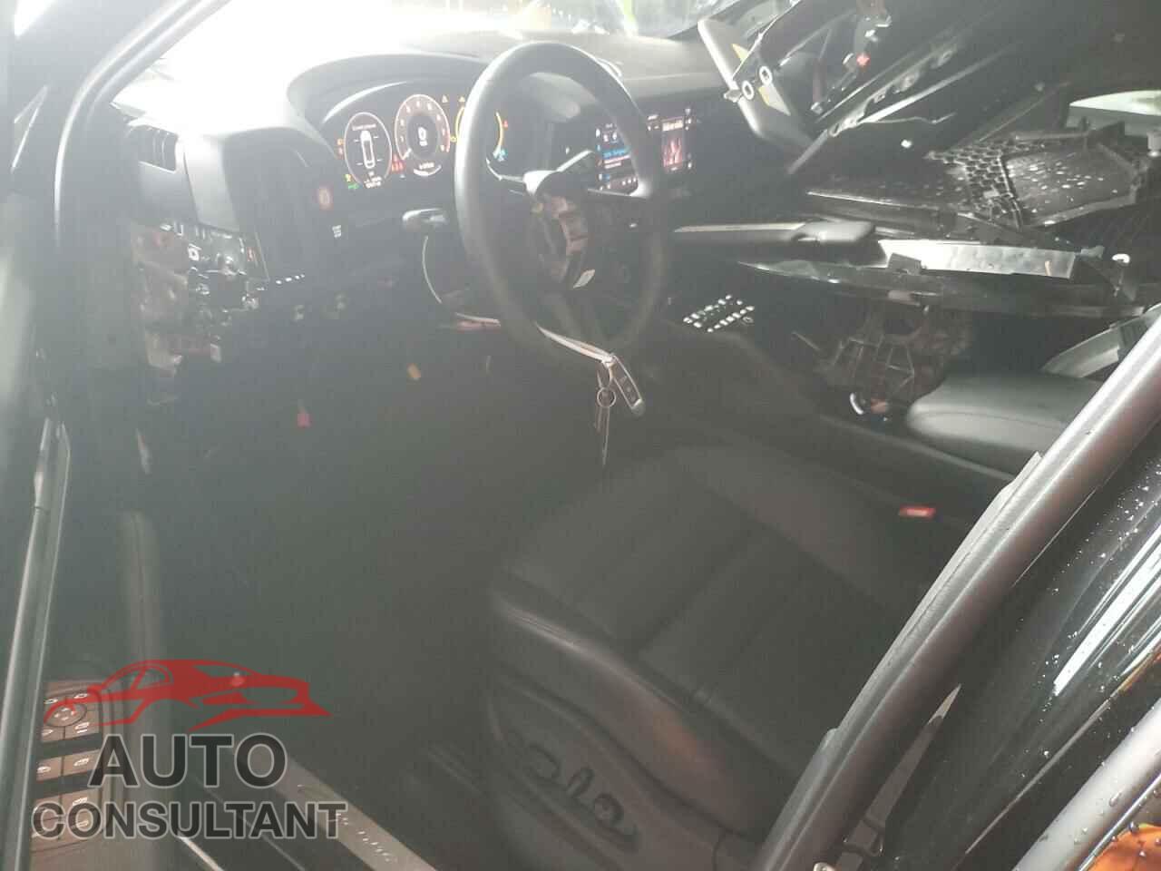 PORSCHE CAYENNE 2024 - WP1BA2AY2RDA49579