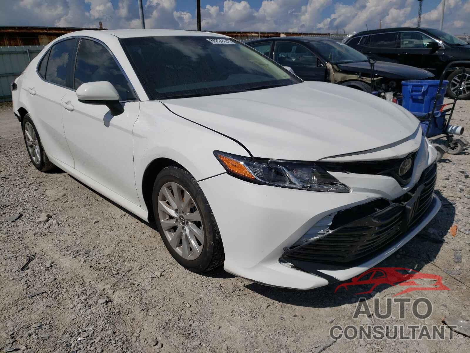 TOYOTA CAMRY 2018 - 4T1B11HK3JU589844