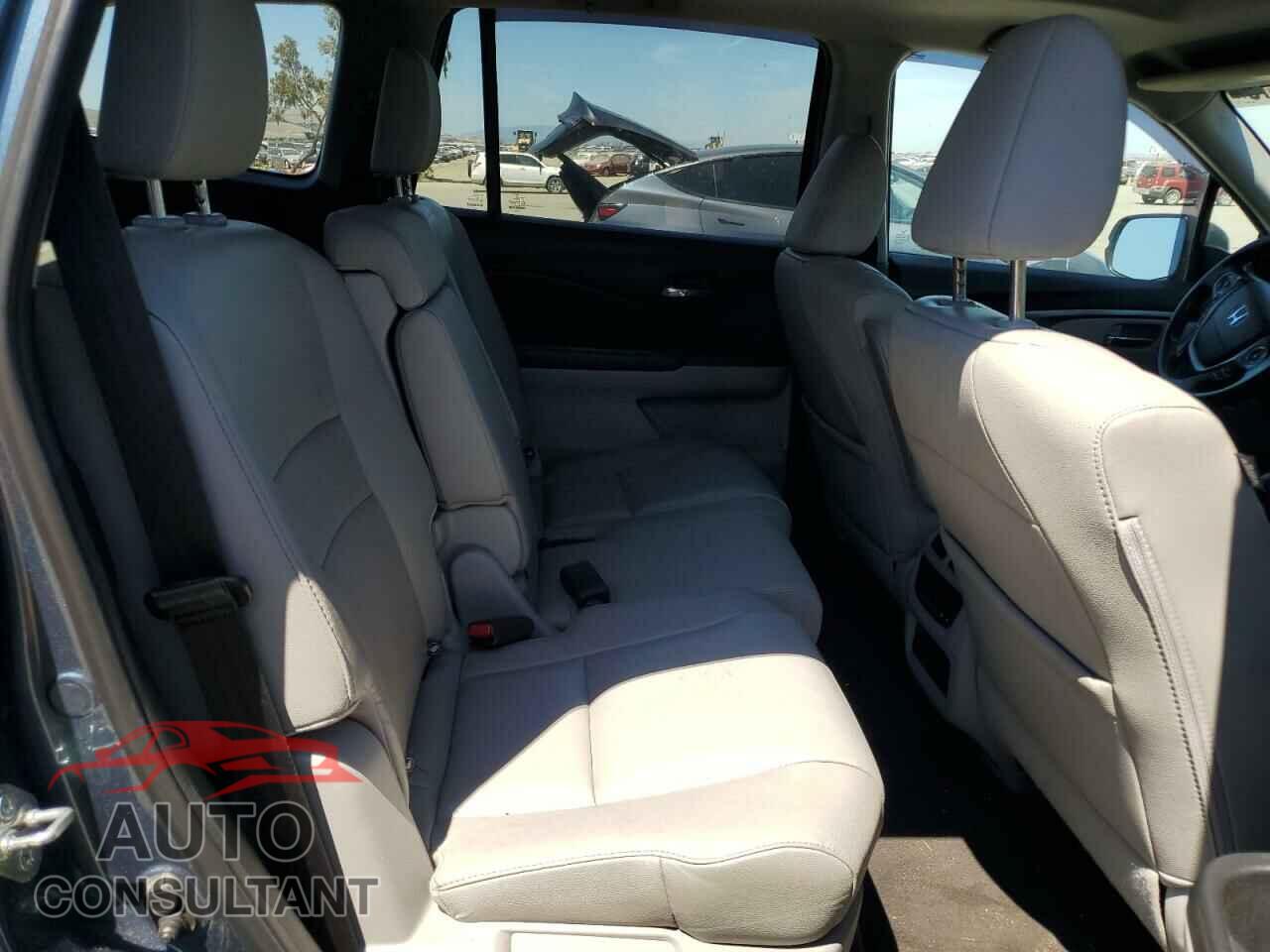 HONDA PILOT 2017 - 5FNYF6H60HB044011