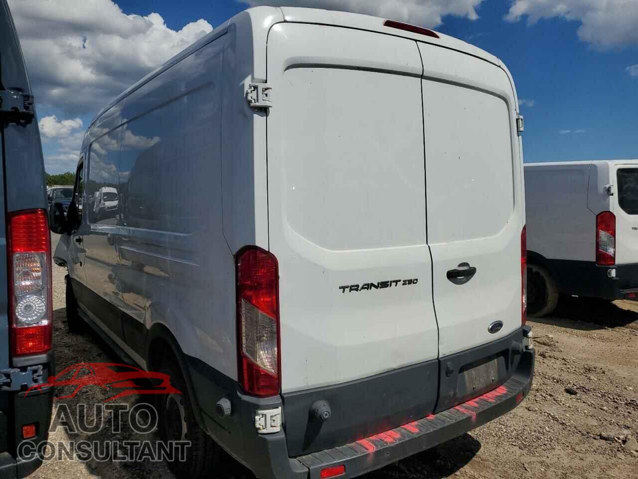 FORD TRANSIT 2017 - 1FTYR2CM4HKA95617