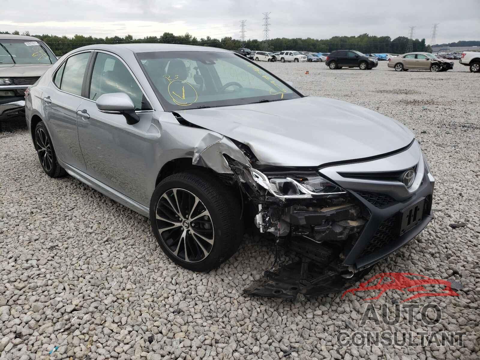 TOYOTA CAMRY 2018 - 4T1B11HK1JU586747