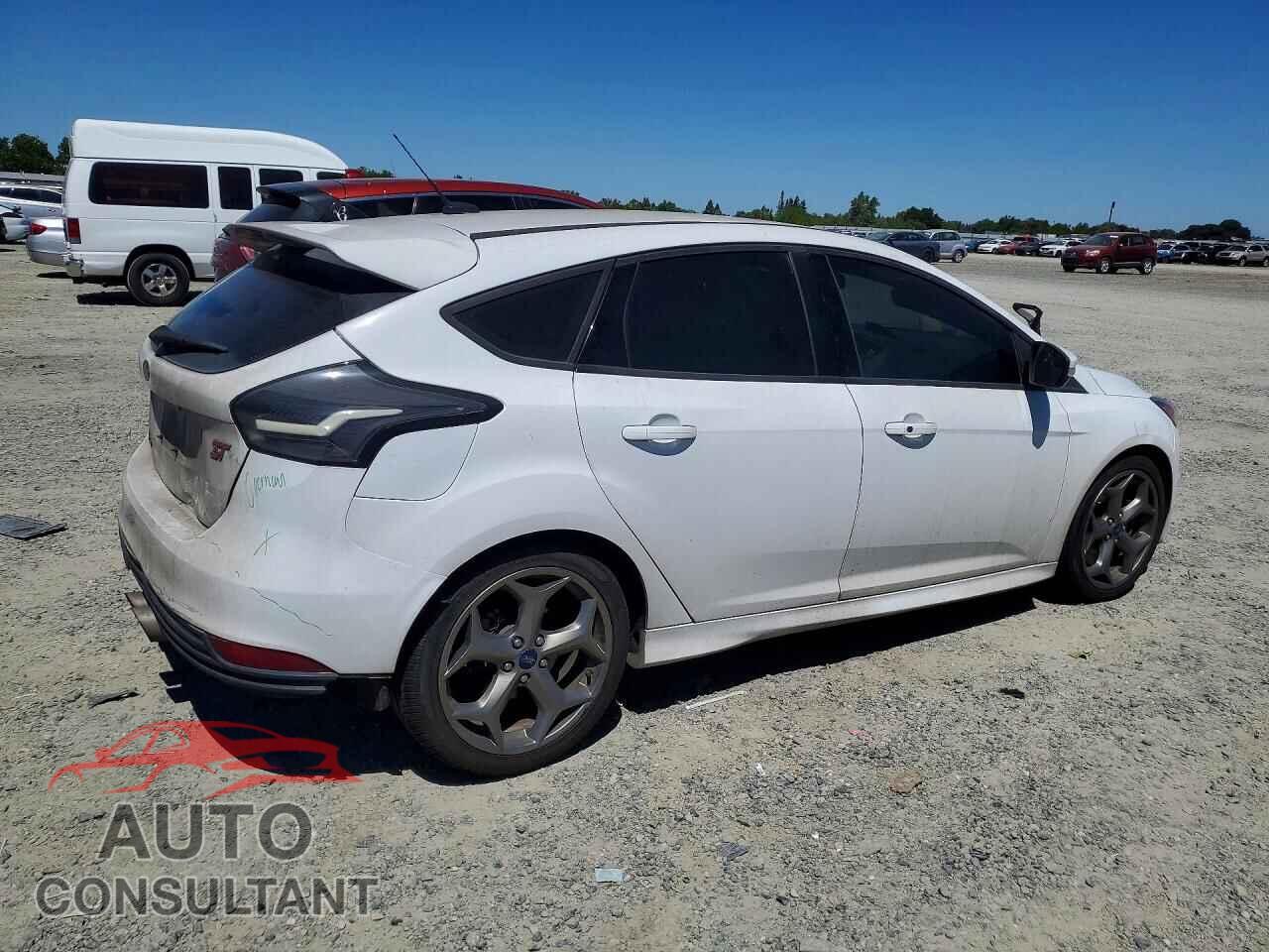 FORD FOCUS 2017 - 1FADP3L93HL292946