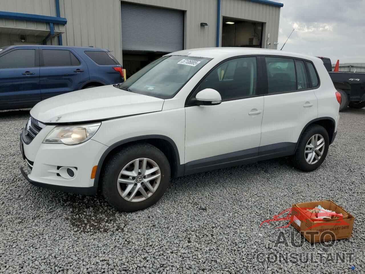 VOLKSWAGEN TIGUAN 2011 - WVGBV7AX5BW547209