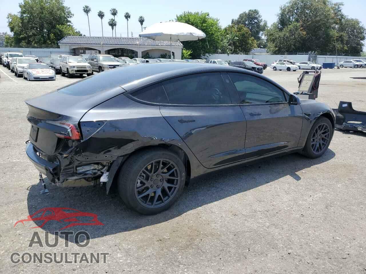 TESLA MODEL 3 2024 - 5YJ3E1EA9RF728128