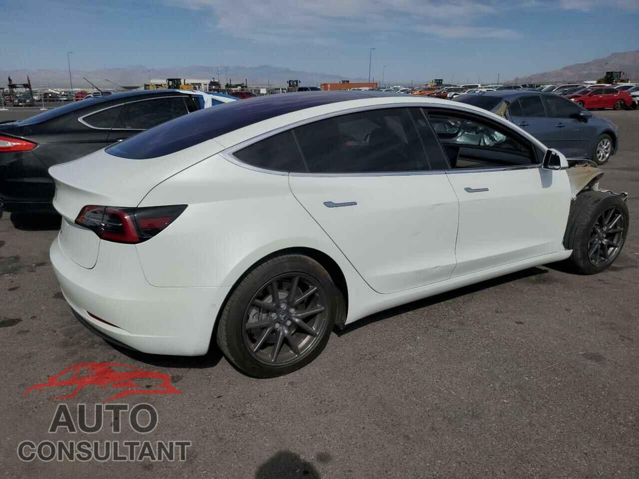 TESLA MODEL 3 2018 - 5YJ3E1EA0JF019673