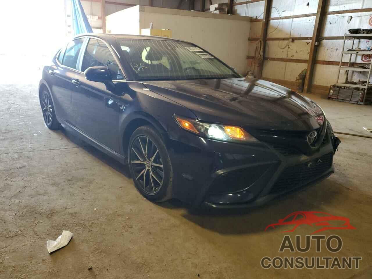 TOYOTA CAMRY 2021 - 4T1G11AK8MU415417