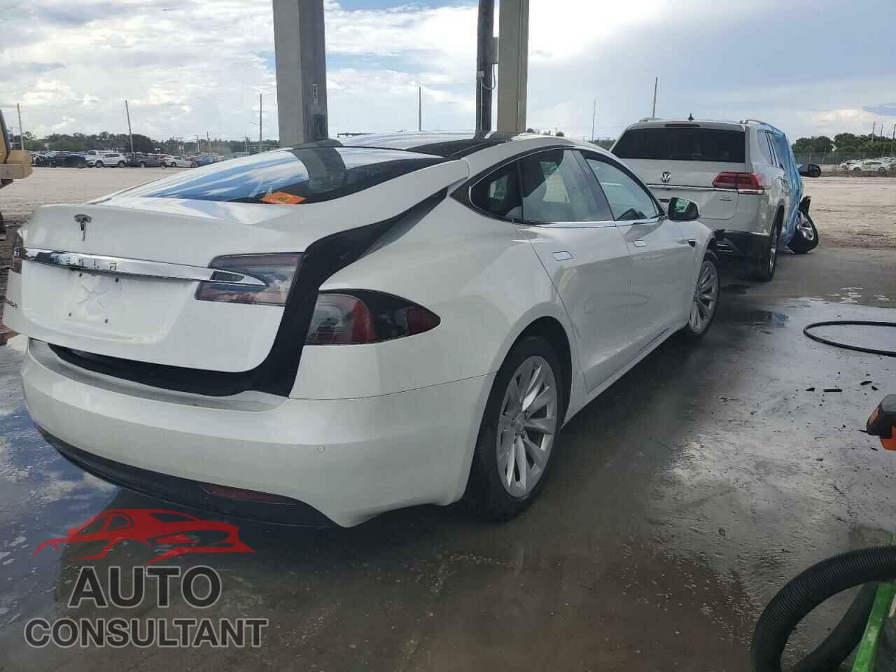 TESLA MODEL S 2017 - 5YJSA1E17HF185562