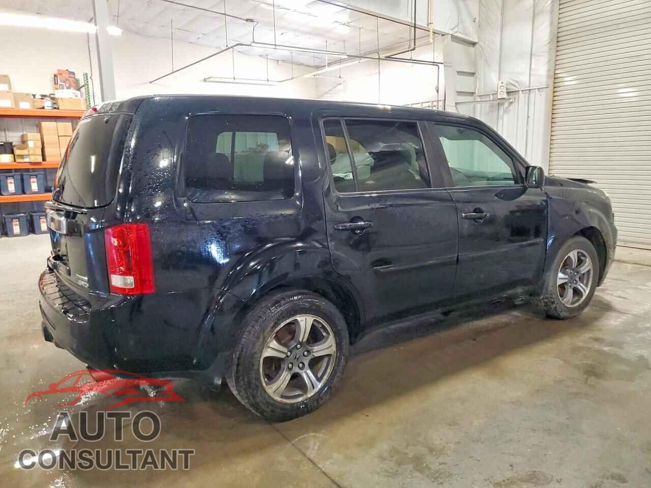HONDA PILOT 2015 - 5FNYF4H32FB012913