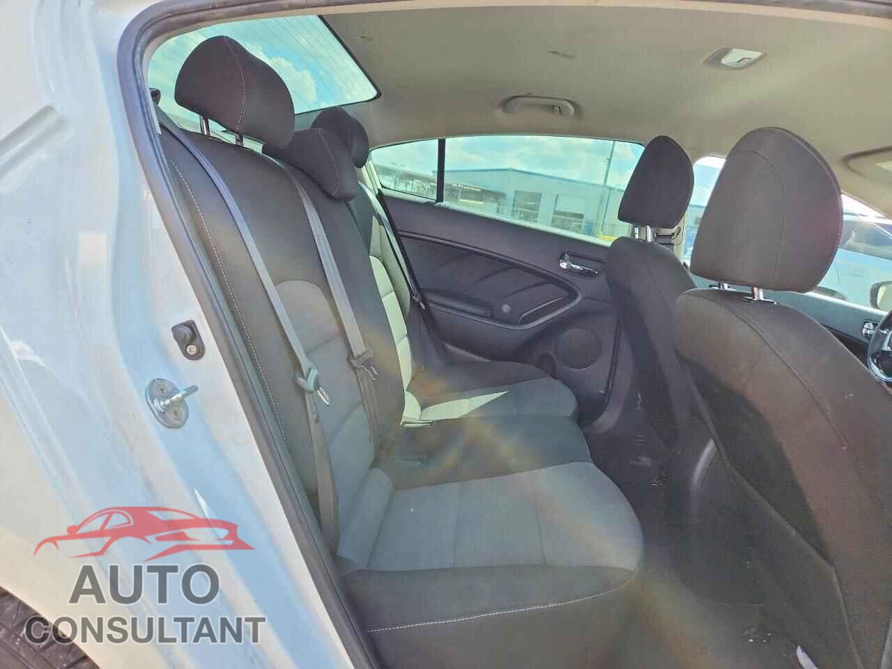 KIA FORTE 2017 - 3KPFL4A74HE107625
