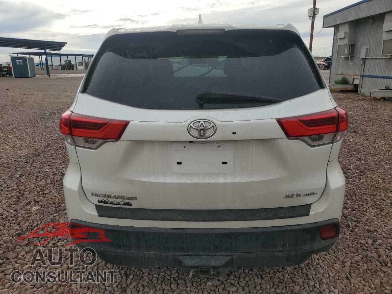 TOYOTA HIGHLANDER 2018 - 5TDJZRFH9JS815520