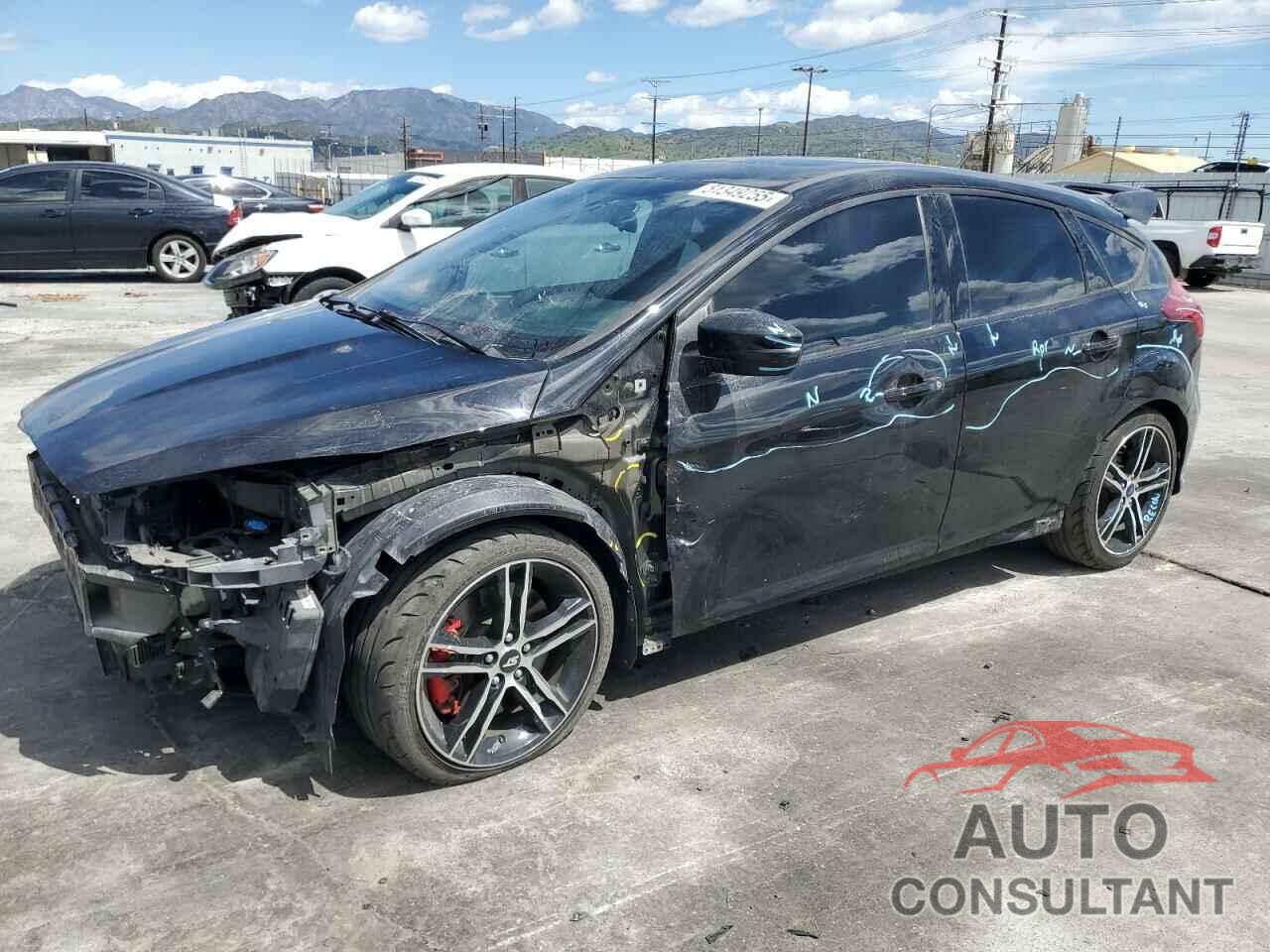 FORD FOCUS 2017 - 1FADP3L97HL246004