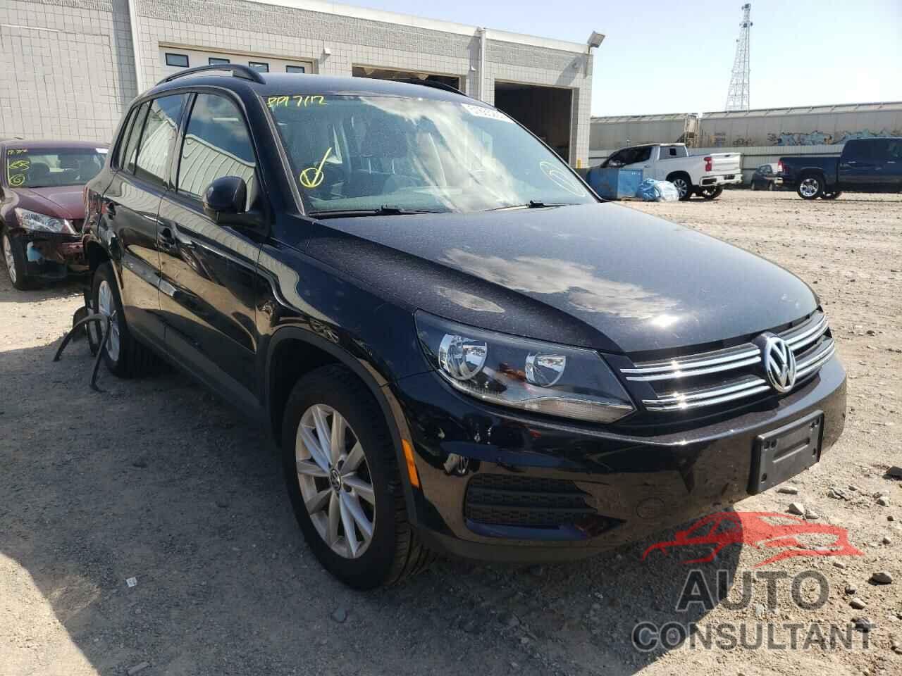 VOLKSWAGEN TIGUAN 2017 - WVGBV7AX9HK050728