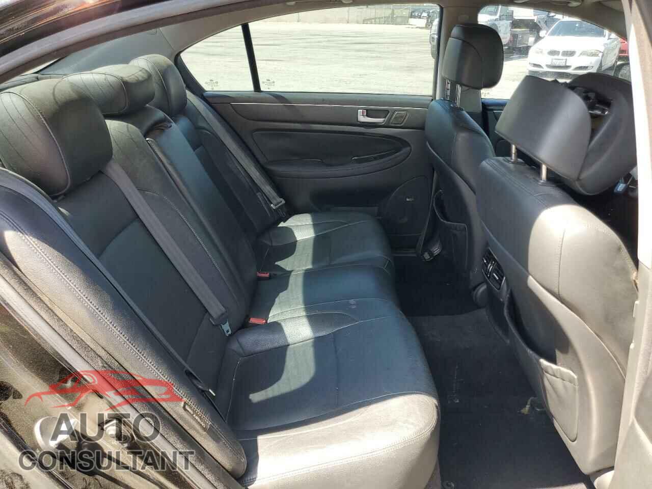 HYUNDAI GENESIS 2013 - KMHGC4DD3DU237764