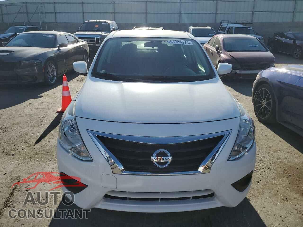NISSAN VERSA 2017 - 3N1CN7AP3HL857241