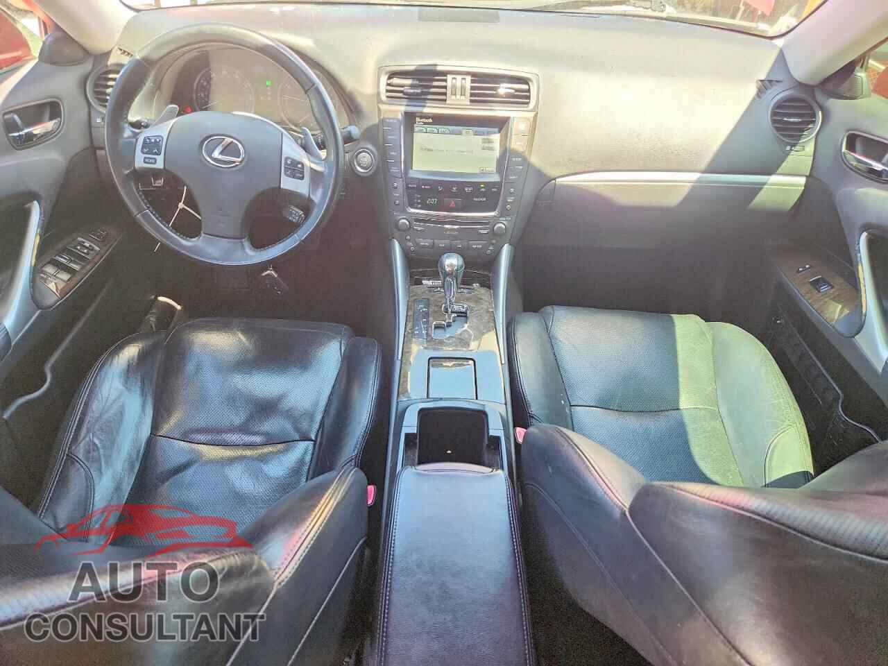 LEXUS IS 2011 - JTHBF5C24B5145273