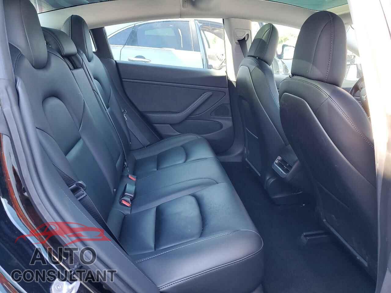 TESLA MODEL 3 2018 - 5YJ3E1EA0JF152644