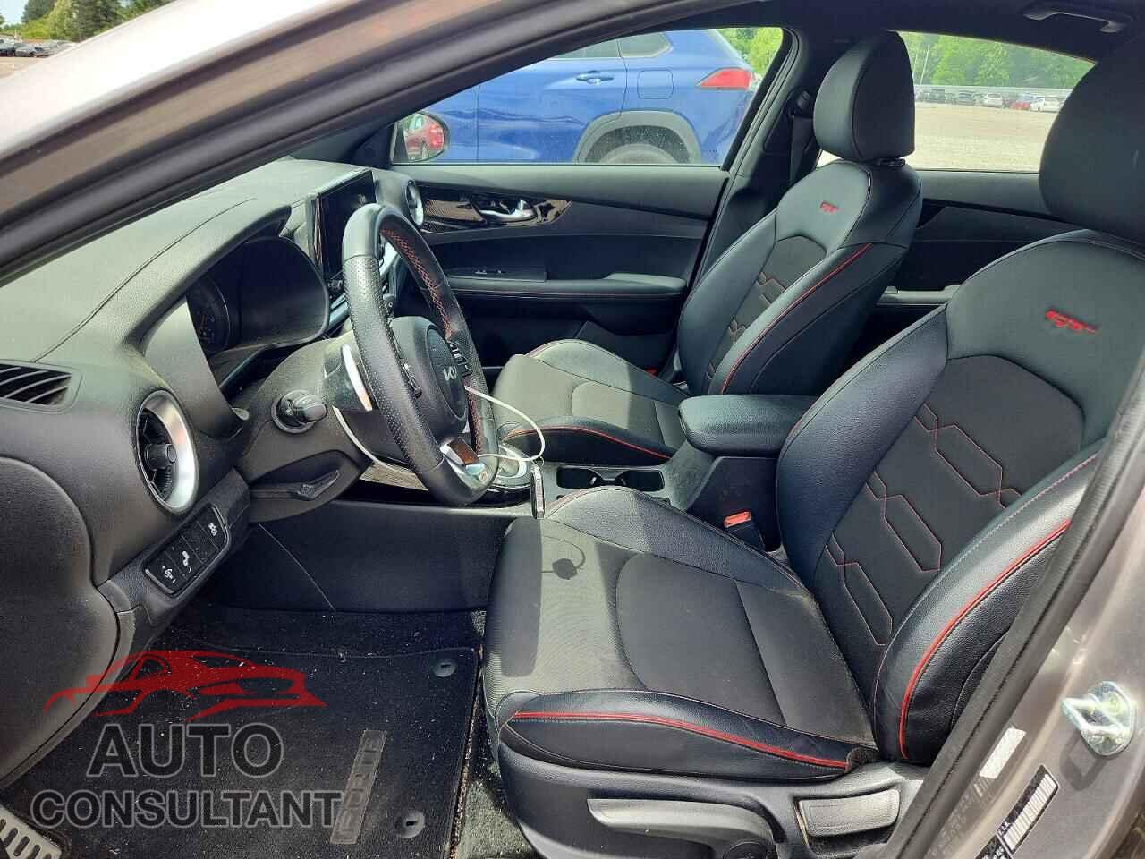 KIA FORTE 2023 - 3KPF44AC6PE528738