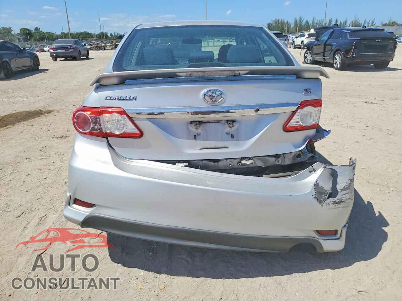 TOYOTA COROLLA 2013 - 5YFBU4EE7DP157626