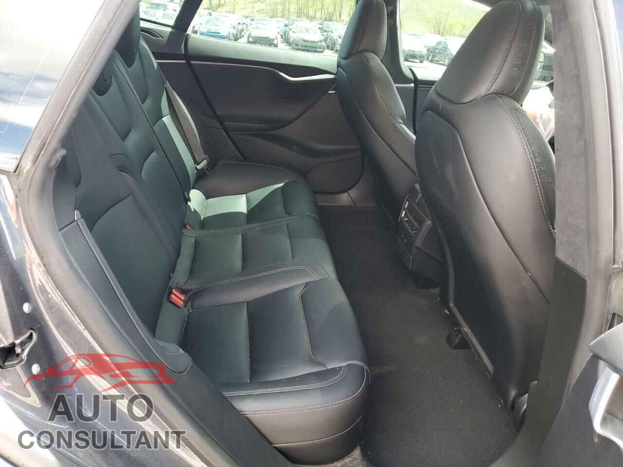 TESLA MODEL S 2020 - 5YJSA1E28LF400562
