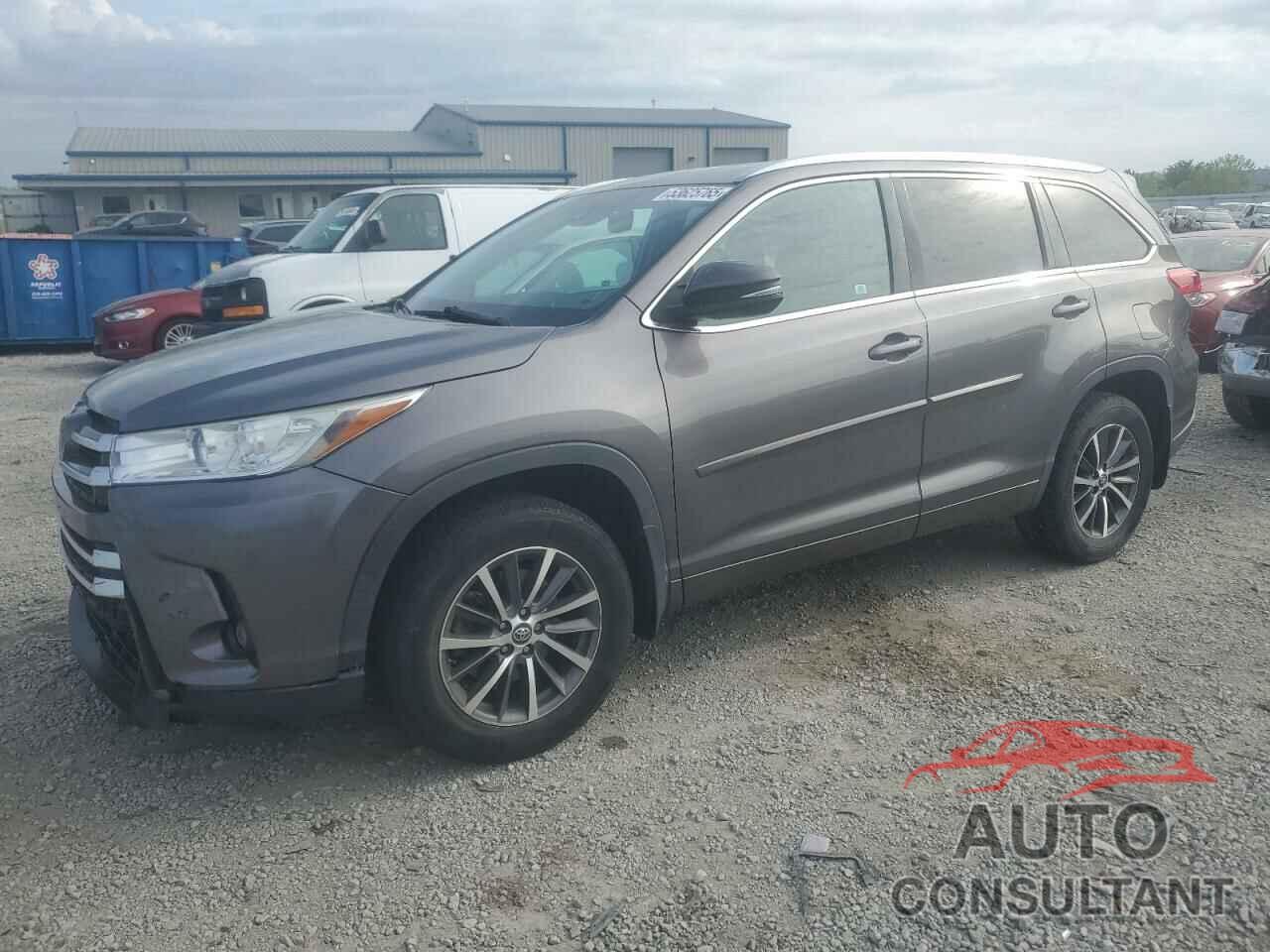 TOYOTA HIGHLANDER 2018 - 5TDJZRFH7JS524384