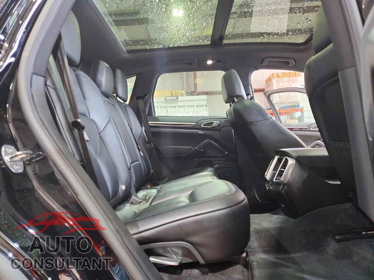 PORSCHE CAYENNE 2017 - WP1AA2A21HKA80923