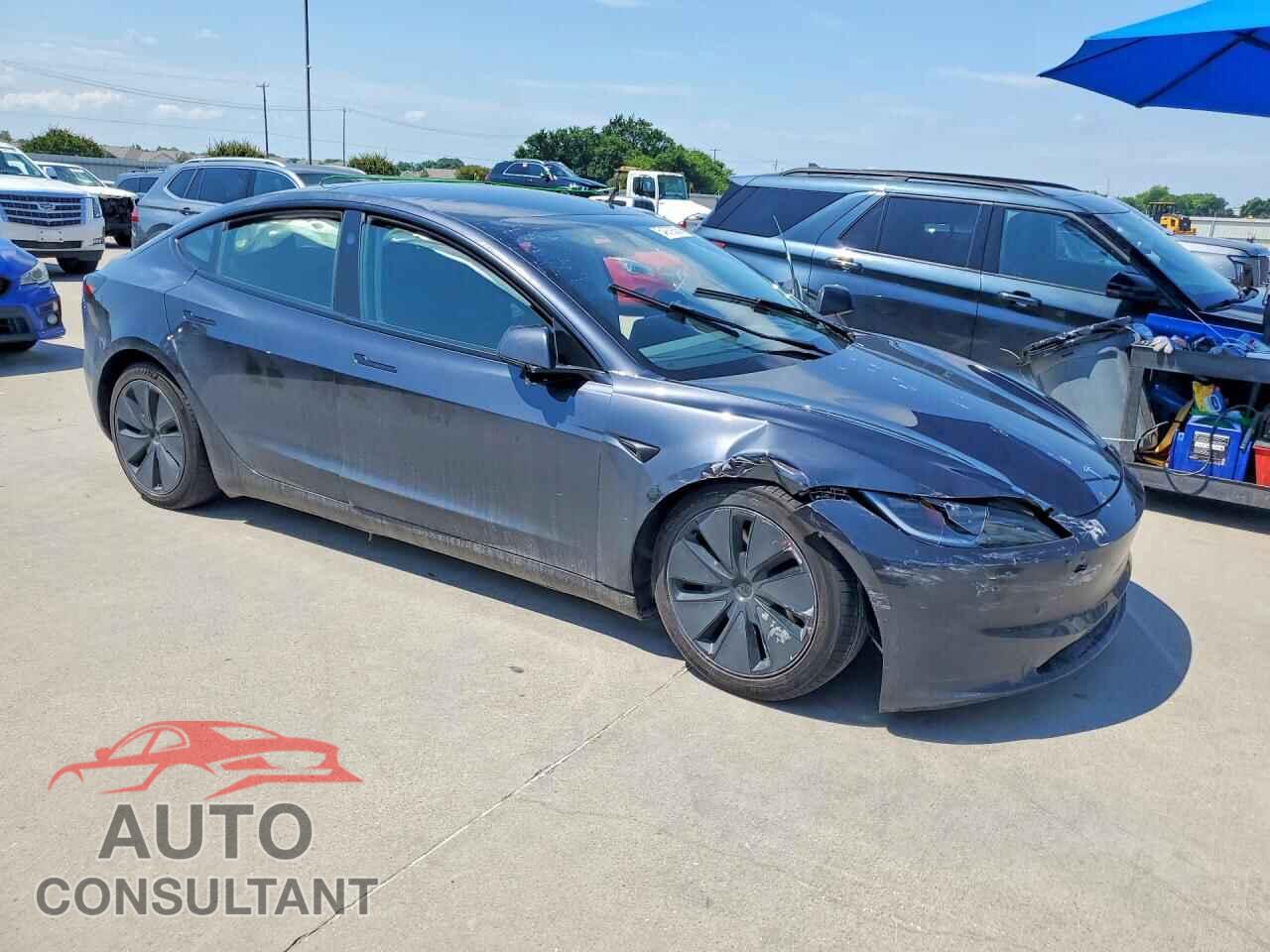 TESLA MODEL 3 2025 - 5YJ3E1EA3SF037103