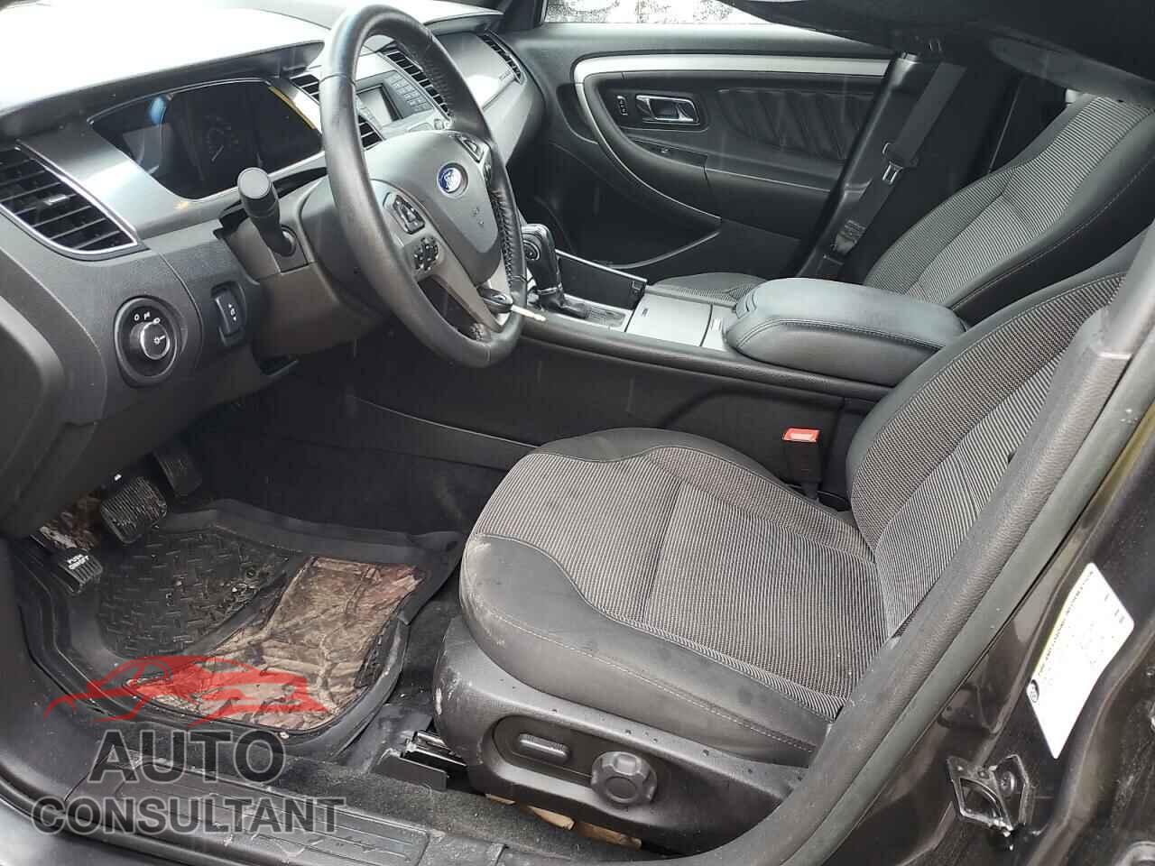FORD TAURUS 2017 - 1FAHP2E88HG106391