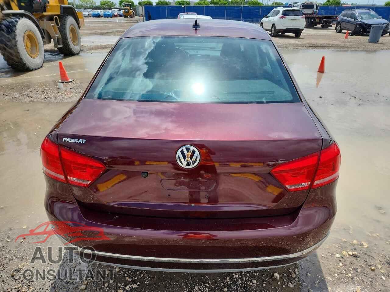 VOLKSWAGEN PASSAT 2013 - 1VWBH7A33DC018481