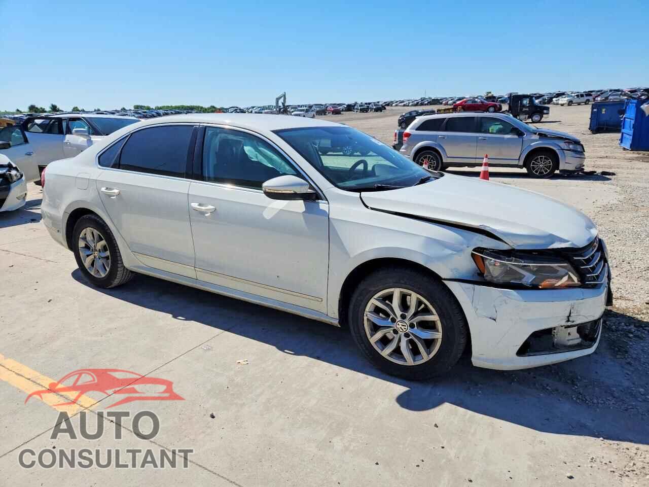VOLKSWAGEN PASSAT 2017 - 1VWAT7A36HC048977