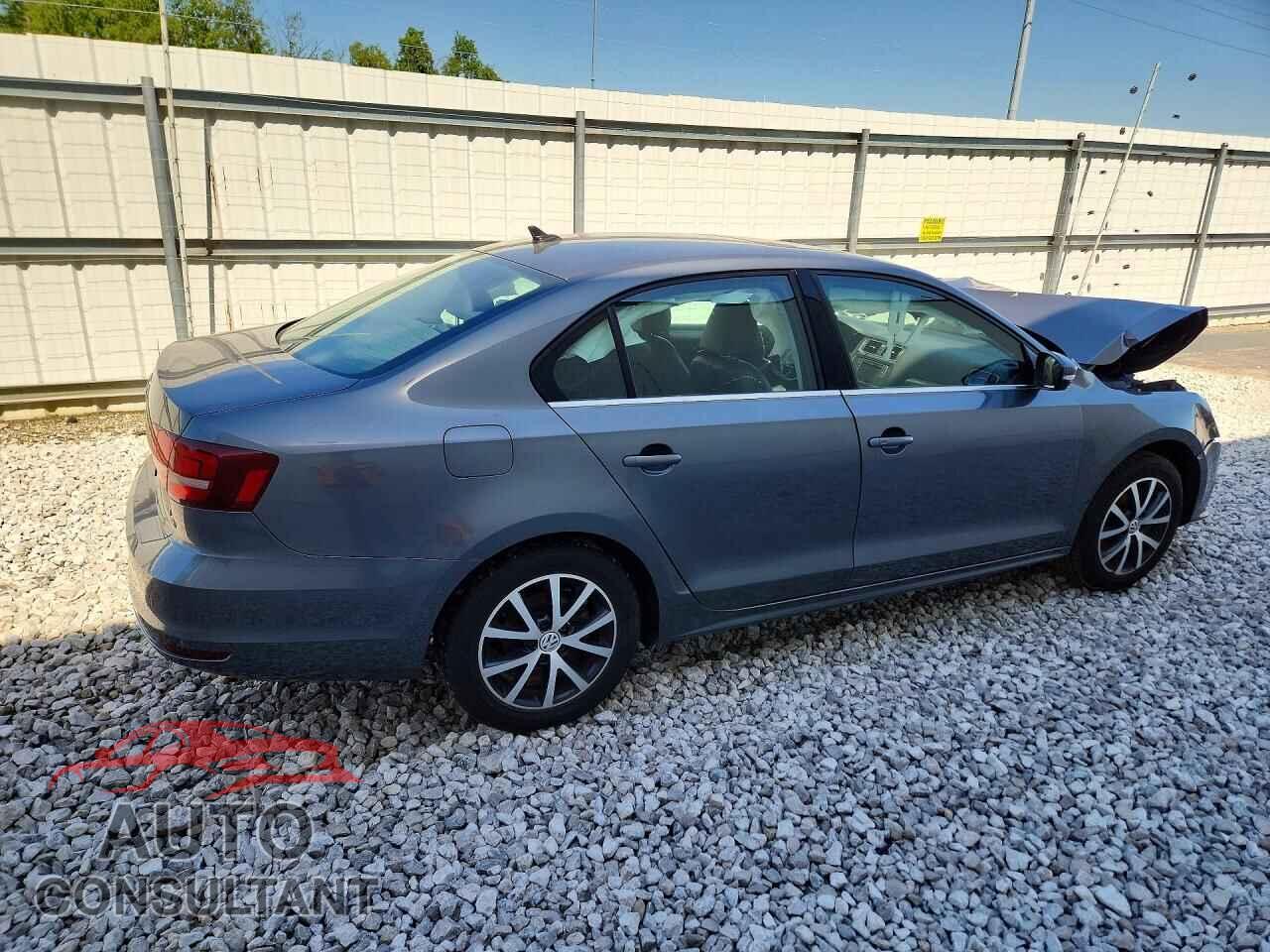 VOLKSWAGEN JETTA 2018 - 3VWDB7AJ3JM226587