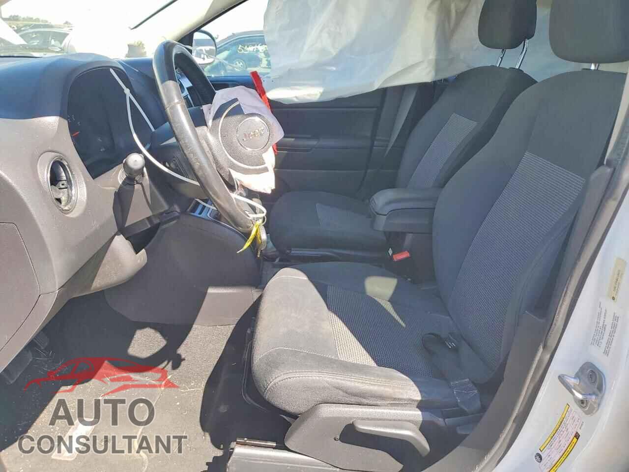 JEEP COMPASS 2011 - 1J4NF1FB5BD135970