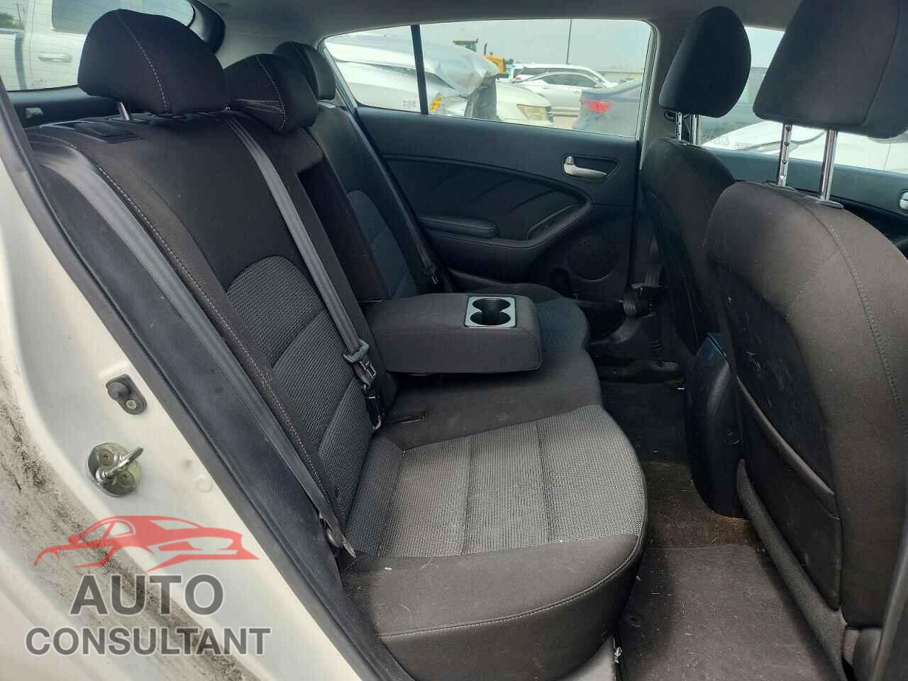 KIA FORTE 2017 - KNAFK5A87H5718209